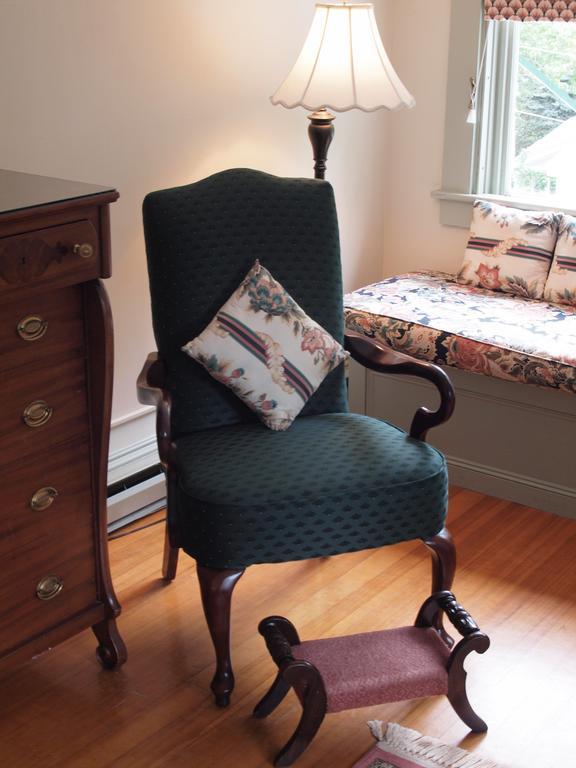 Belmont Inn Camden Room photo